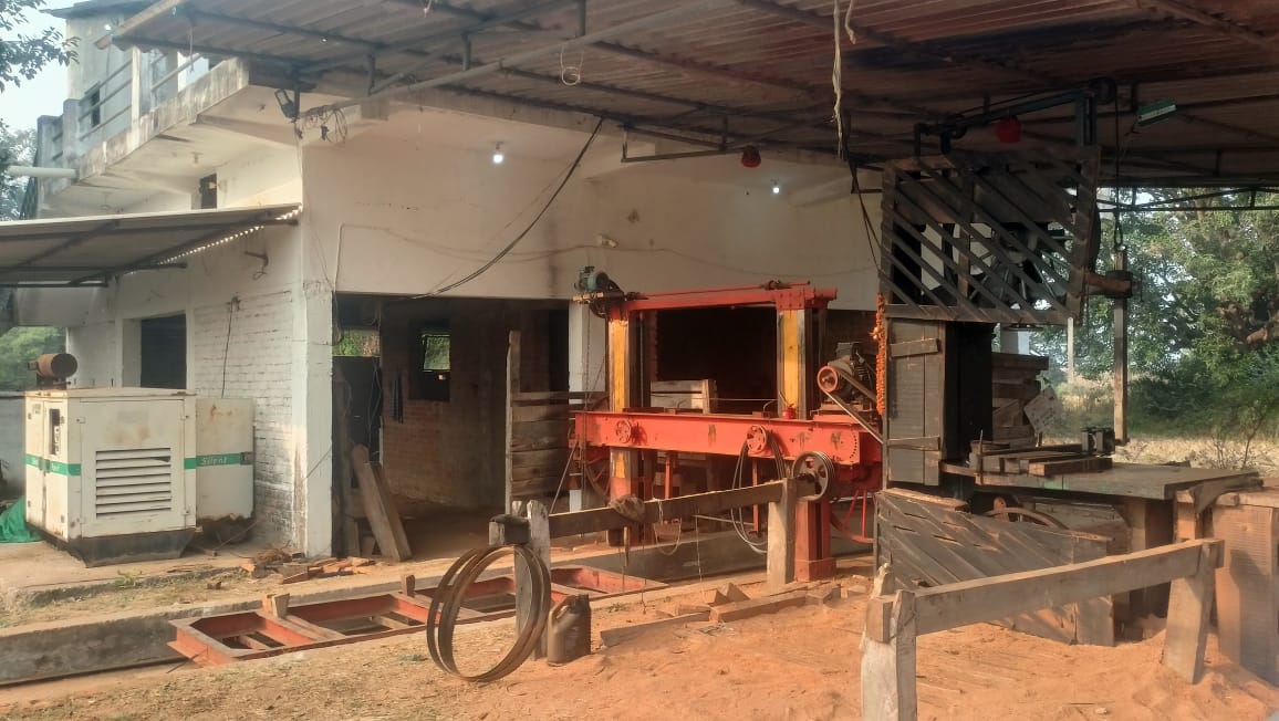 Wood Cutting Machine